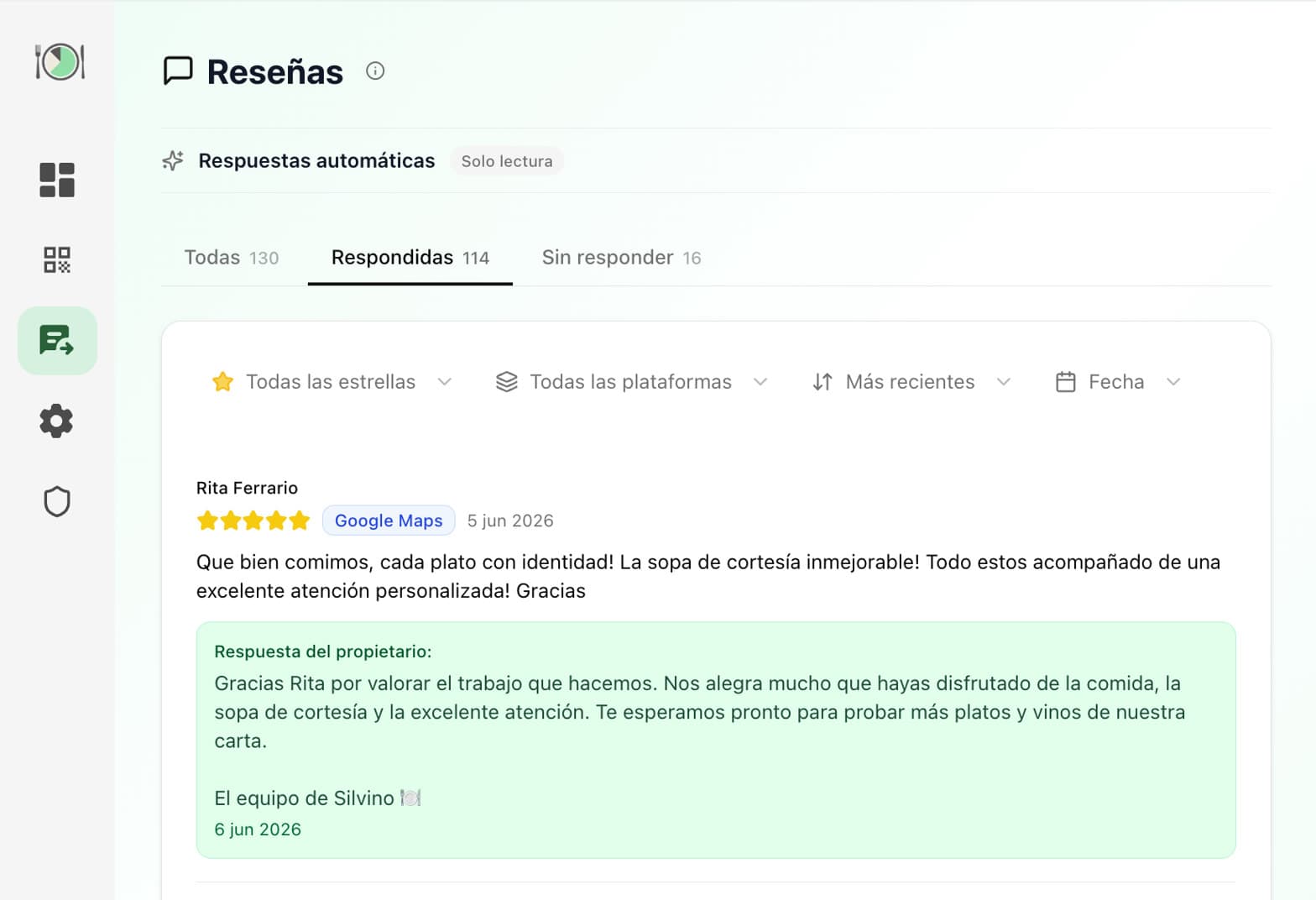 Panel de reseñas de Dishboard con una reseña de Google Maps y la respuesta del propietario publicada.